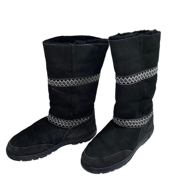 UGG Sundance Revival tall boot. Size 8 GUC - Picture 11 of 12